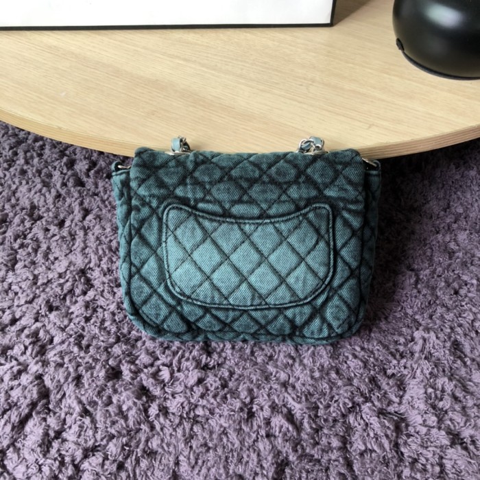 Handbag Chanel S1309 size 12x23x8 cm