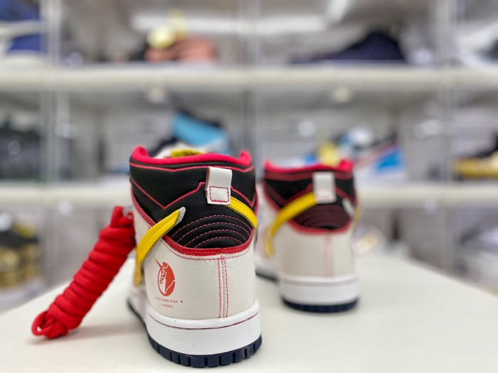 Nike SB Dunk High RX-0 Unicorn Gundam