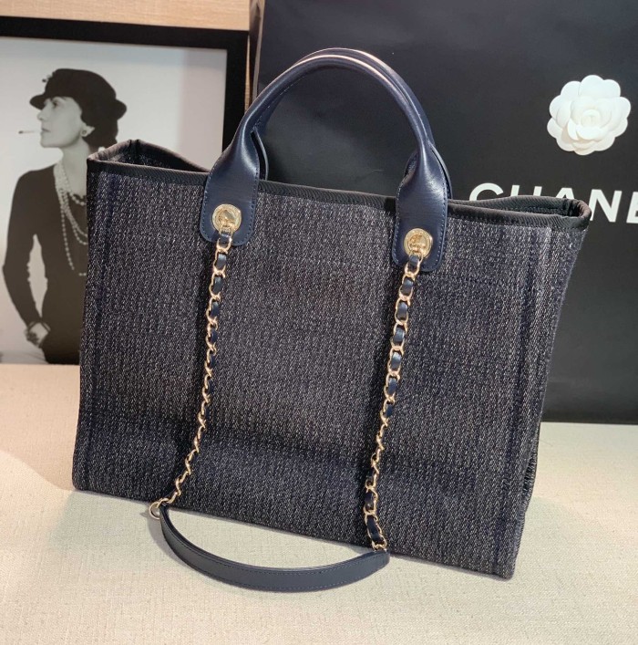 Handbag Chanel size 38 cm