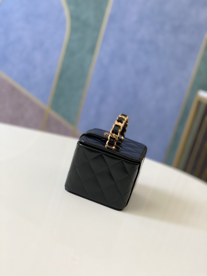 Handbag Chanel size 11*9.5*8.5 cm