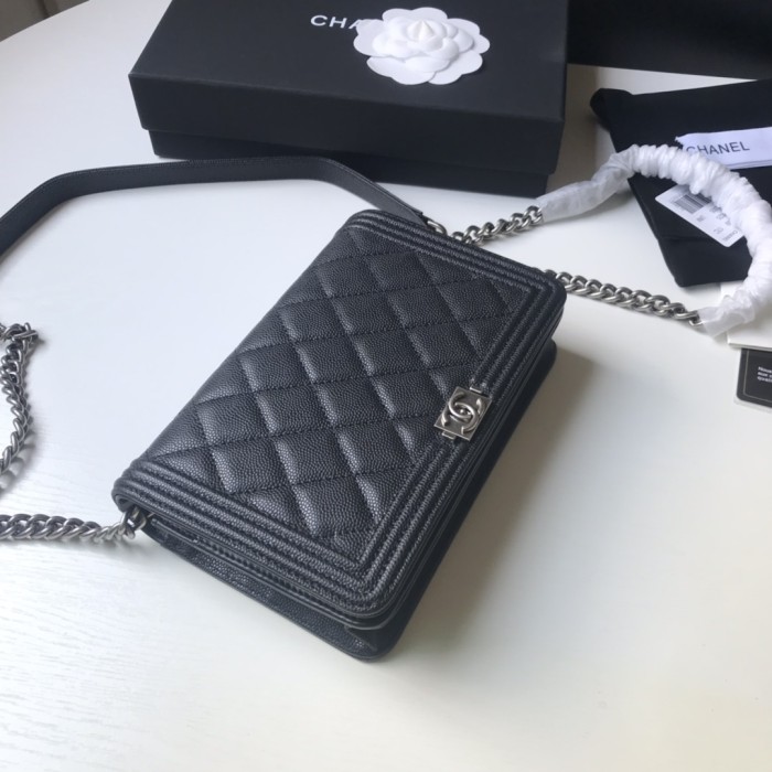 Handbag Chanel 81969 size 19x12.5x3 cm