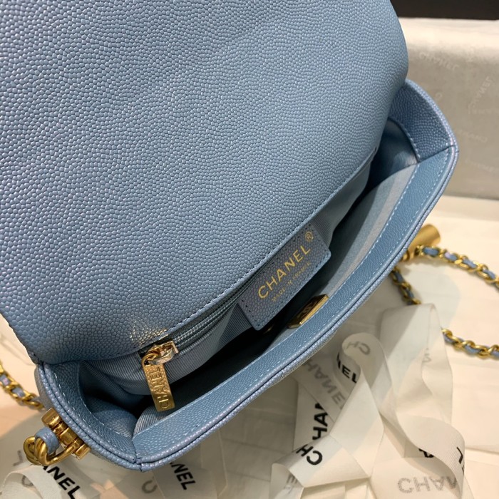 Handbag Chanel size 19.5 13.5 6 cm