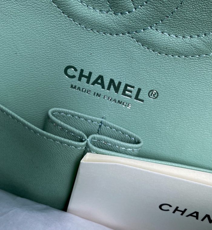 Handbag Chanel A01112 size 25.5*15.5*6.5 cm