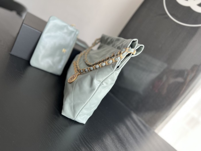 Handbag Chanel size 35cmx37cmx7 cm