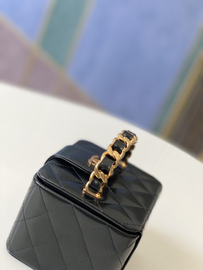 Handbag Chanel size 11*9.5*8.5 cm