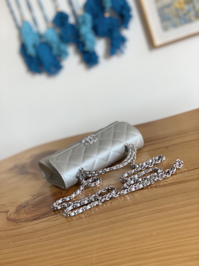 Handbag Dior AP81249 size 10*18*4.5 cm