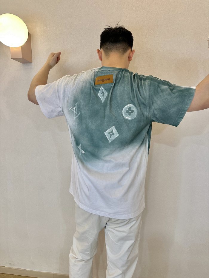 Clothes Louis Vuitton 353