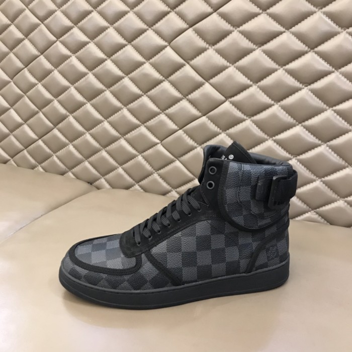 Louis Vuitton Rivoli sneaker 19
