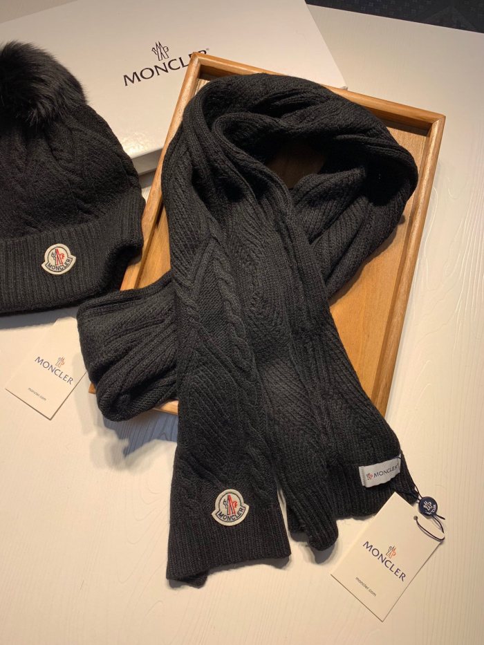 Hat & Scarf Moncler 2