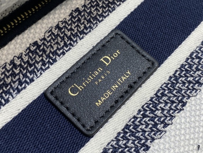 Handbag Dior size 24*11*20 cm