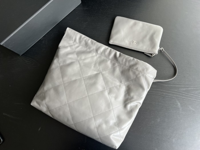 Handbag Chanel size 39cmx42cmx8 cm