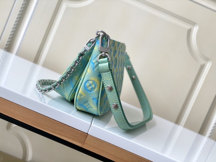 Handbag Louis Vuitton M46180 size 24 x 13.5 x 4 cm