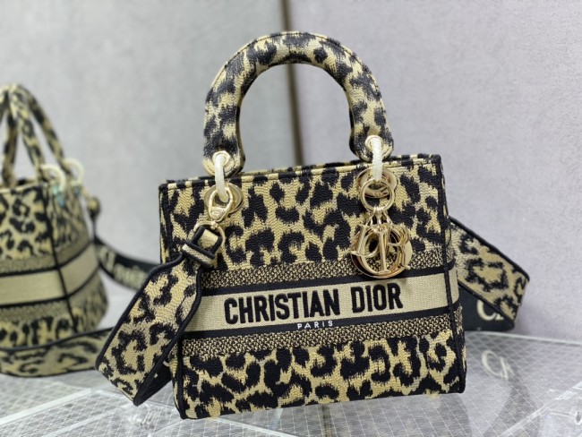 Handbag Dior size 24 cm