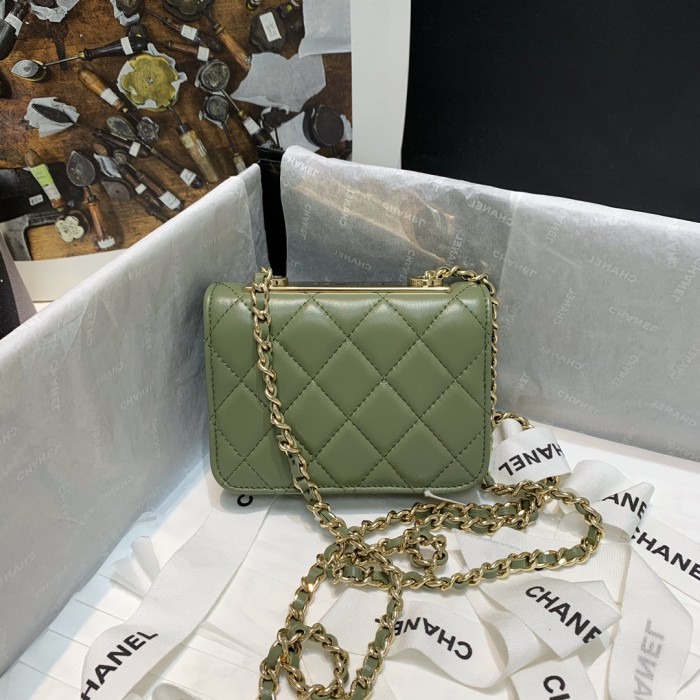 Handbag Chanel 82768 size 12.5 2.5 9 cm