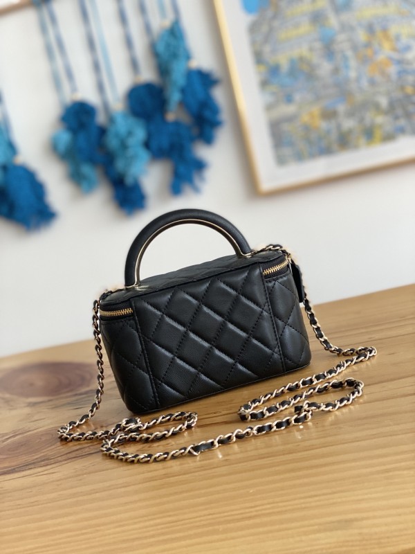 Handbag Chanel 81208 size 9.5 17 8 cm