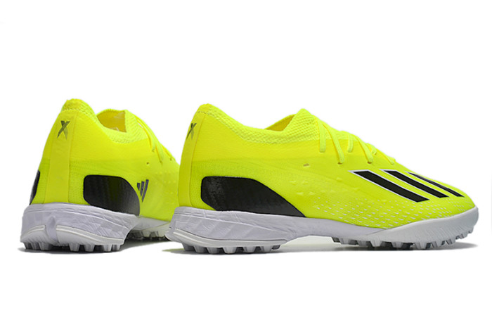 AD football shoes 34