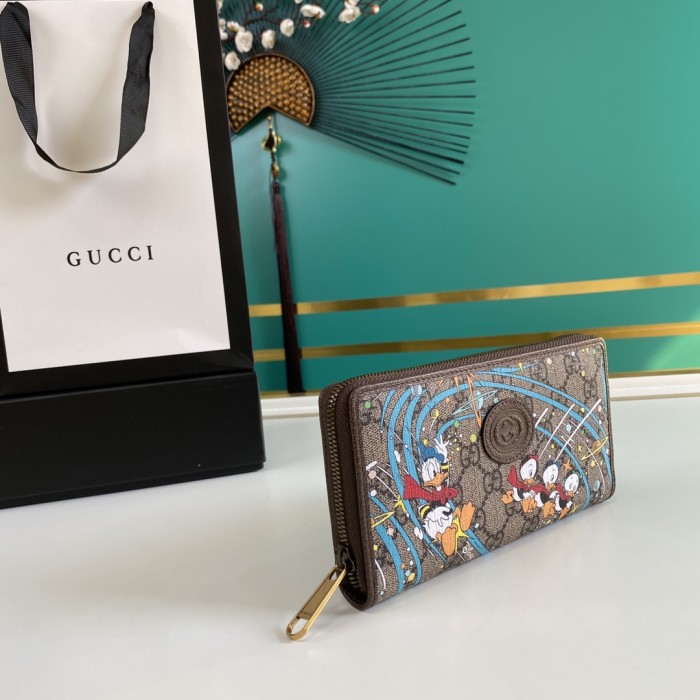 Handbag Gucci 647940 size 19*10.5*2.5 cm