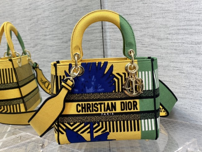 Handbag Dior size 24 cm