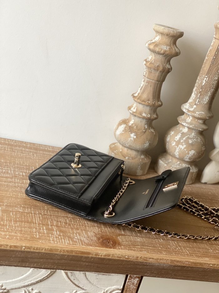 Handbag Chanel 88632 size 19 cm