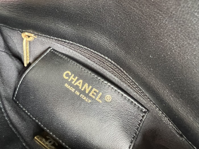 Handbag Chanel size 20 cm