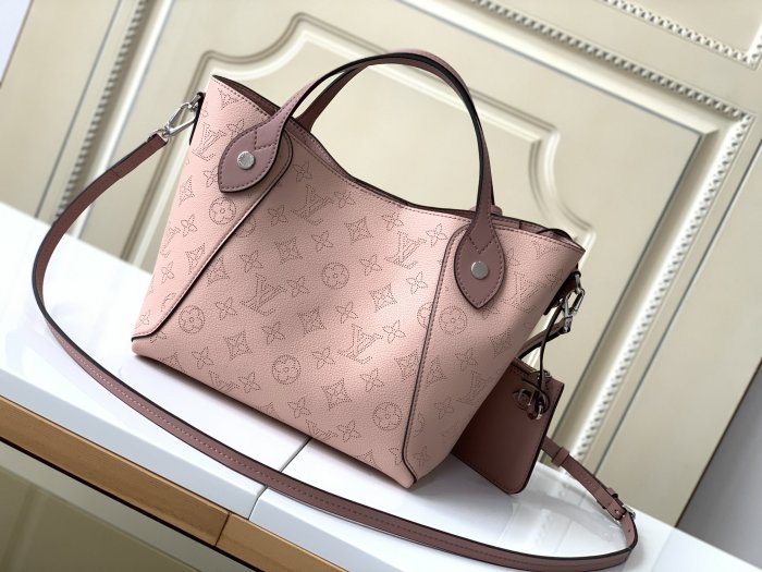 Handbag Louis Vuitton M54353 size 23 x 21 x 13 cm
