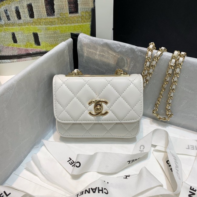 Handbag Chanel 82768 size 12.5 2.5 9 cm