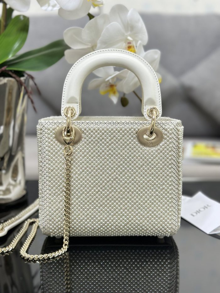 Handbag Dior M0505 size 17 x 15 x 7 cm