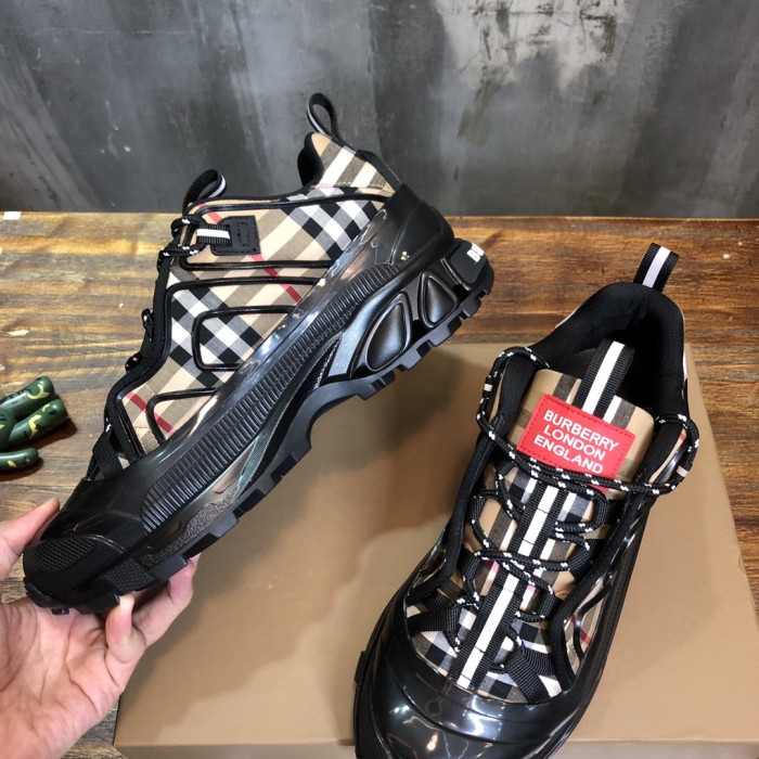 Burberry Arthur Vintage Sneaker 35
