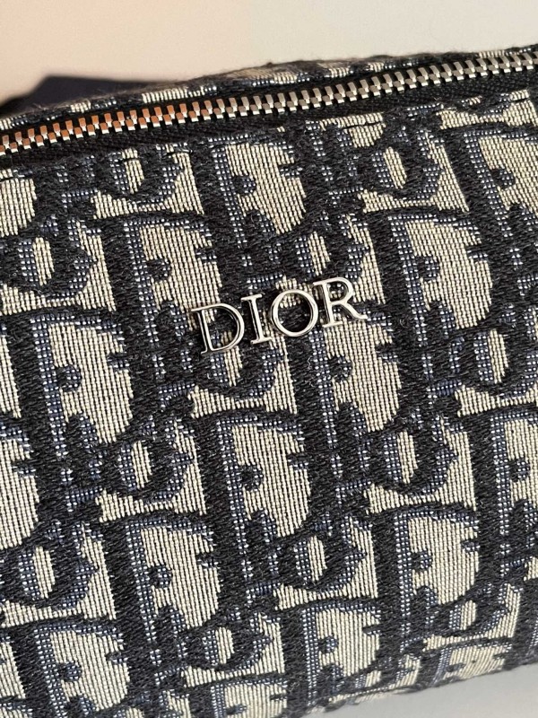 Handbag Dior 93304 size 21.3x12.5x12.5 cm