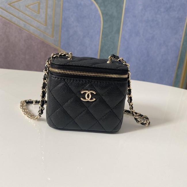 Handbag Chanel 81186 size 10.5-8.5-7 cm