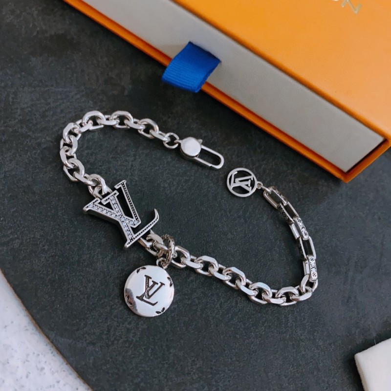 Clothes Louis Vuitton 53