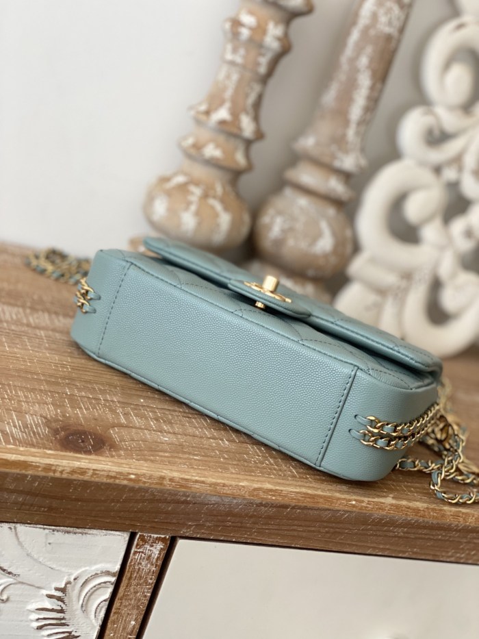 Handbag Chanel AS3757 size 14.5x20x6.5 cm