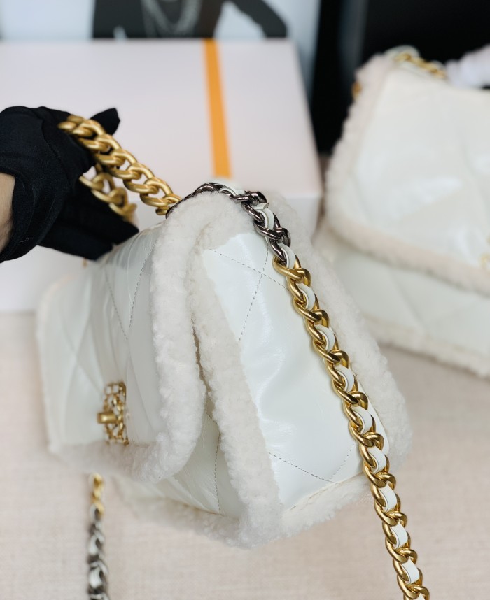 Handbag Chanel As1160 size 26×16×9 cm