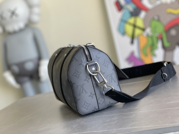 Handbag Louis Vuitton M45936 size 27 x 17 x 13 cm