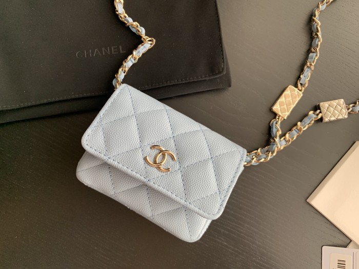 Handbag Chanel 2444 size 10cmx7.5cmx2 cm
