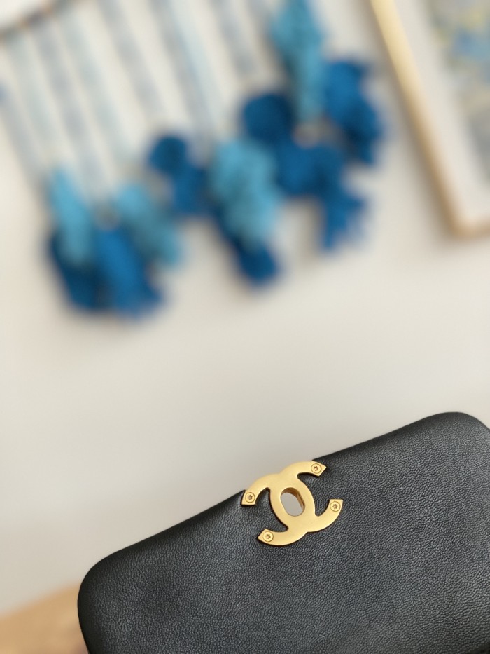 Handbag Chanel 3365 size 17X11.5X8.5 Cm