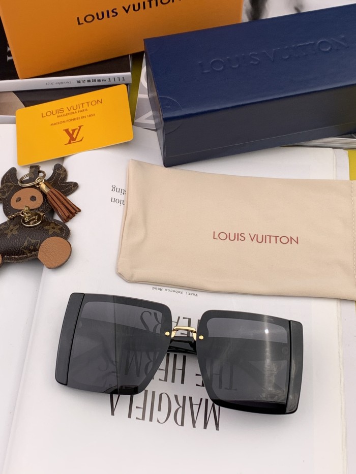 Sunglasses Louis Vuitton L07702