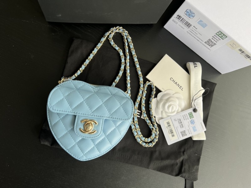 Handbag Chanel size 13cmx12cmx5 cm