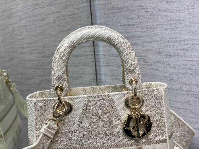 Handbag Dior size 24 cm