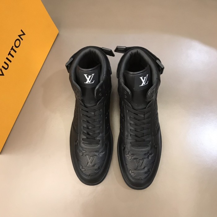 Louis Vuitton Rivoli sneaker 27