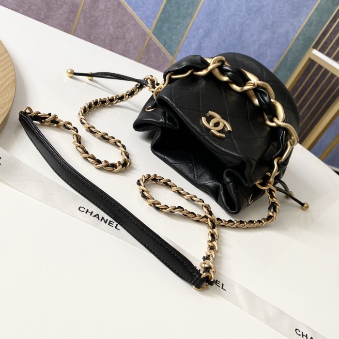 Handbag Chanel AS2390 size 16 19 13 cm