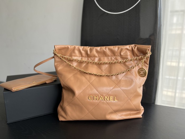 Handbag Chanel size 39cmx42cmx8 cm
