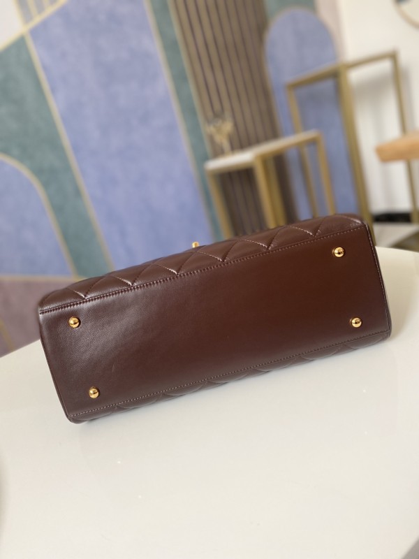 Handbag Chanel 92233 size 33*11*23 cm