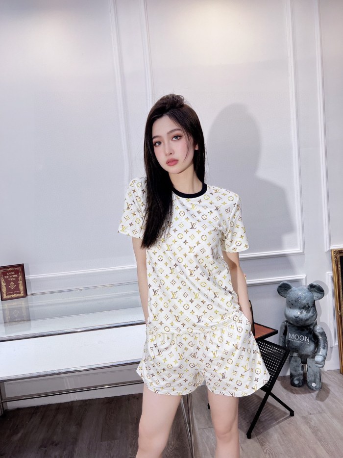 Clothes Louis Vuitton 411