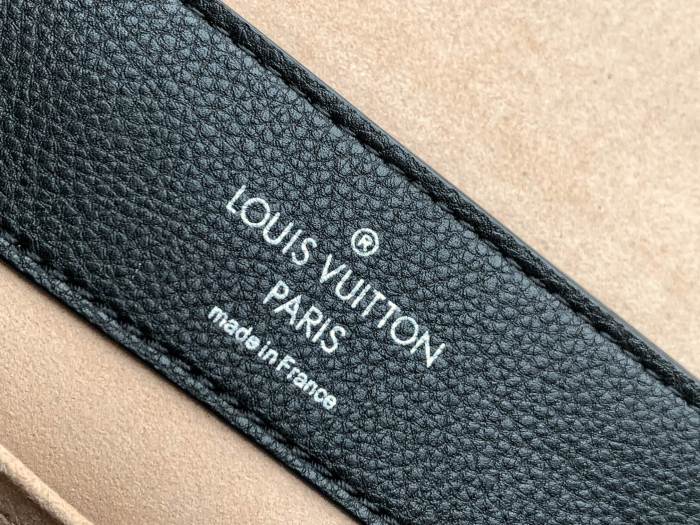 Handbag Louis Vuitton M53937 size 28×20×11.5cm