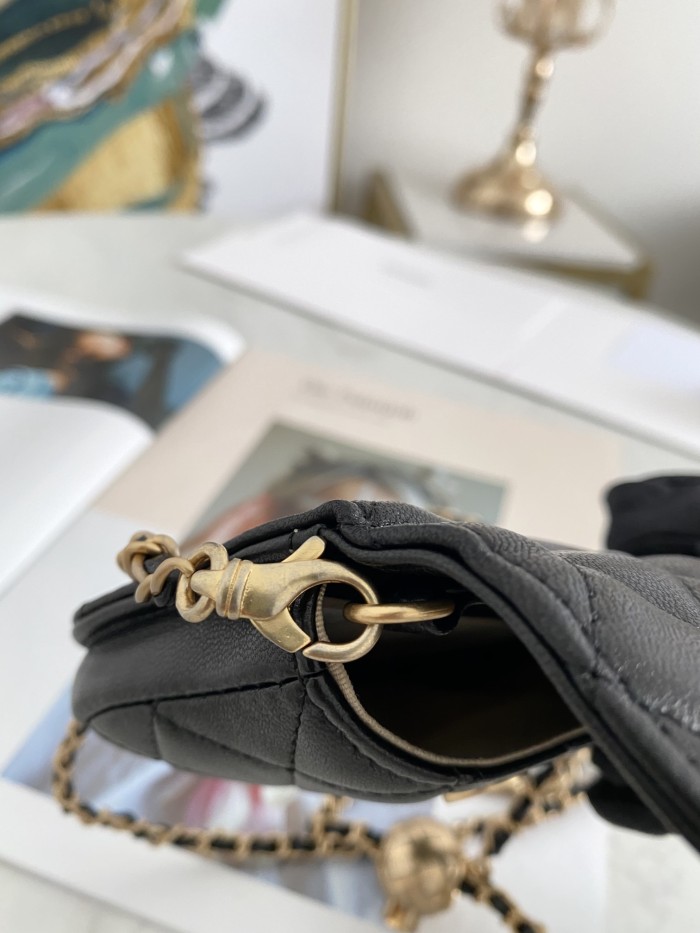 Handbag Chanel 81462 size 9*10.5*2.5 cm