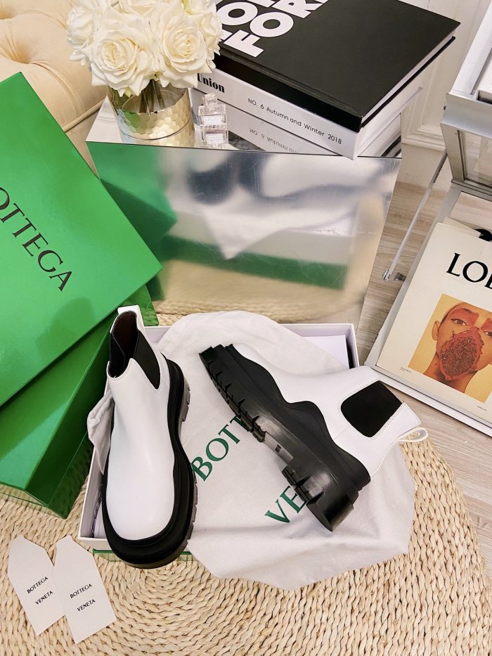 Bottega Veneta Boots 32