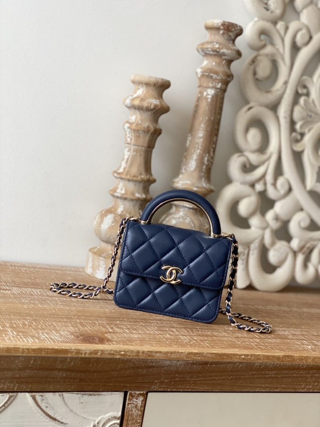 Handbag Chanel 81209 size 12.5 cm