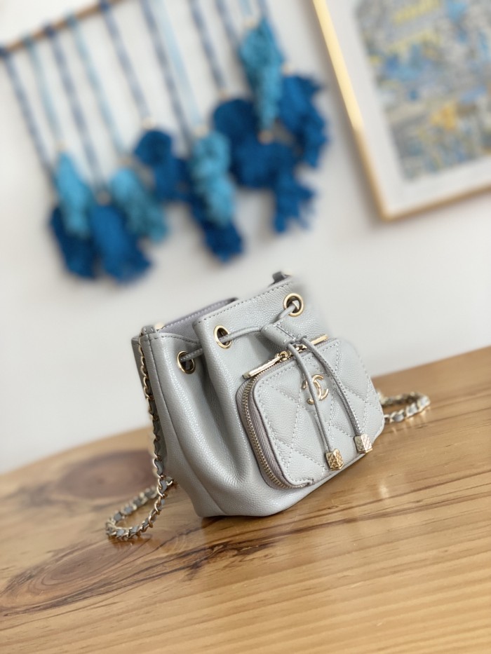 Handbag Chanel 2913 size 12.5*10*7.5 cm