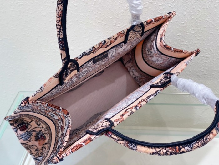 Handbag Dior 8001 size 36 x 27.5 x 16.5 cm